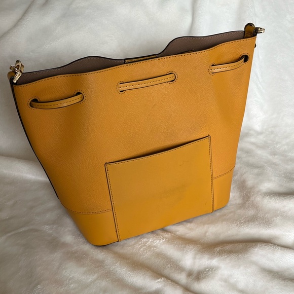 Michael Kors Bucket Bag - Picture 4 of 11